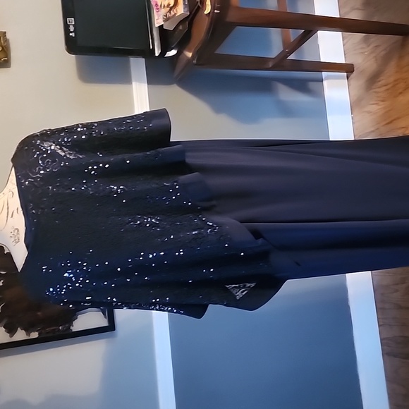 R & M Richards dress - Picture 6 of 8